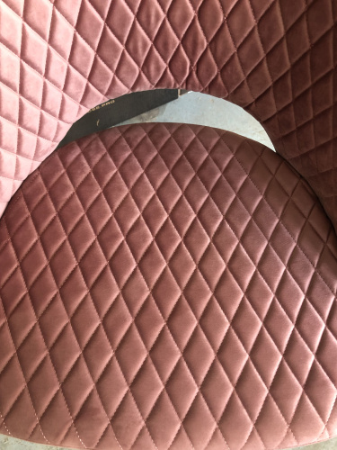 Стул Базель коралловый с прострочкой с черными ножками. Фото №7